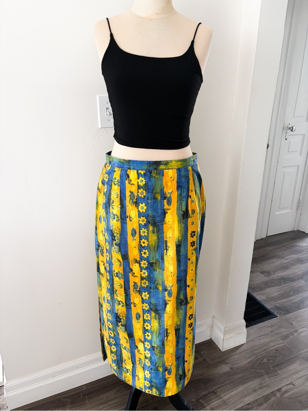 Vintage AGMIR Fish & Floral Print Maxi Skirt, Size L (32” W) – Made in Europe - Picture 7 of 12